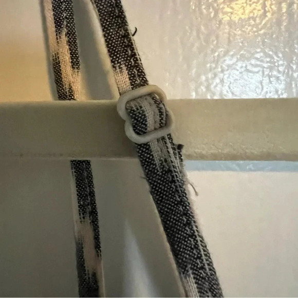 Deby Debo Crochet Fringe Printed Top Size Small - Picture 6 of 8